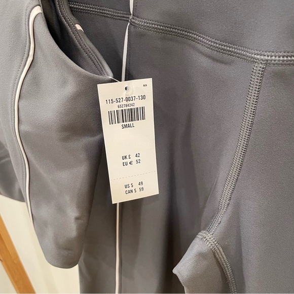 Abercrombie & Fitch YPB SculptLUX Set of Henley Tank + 7/8 Leggings - Gray S - Picture 7 of 9